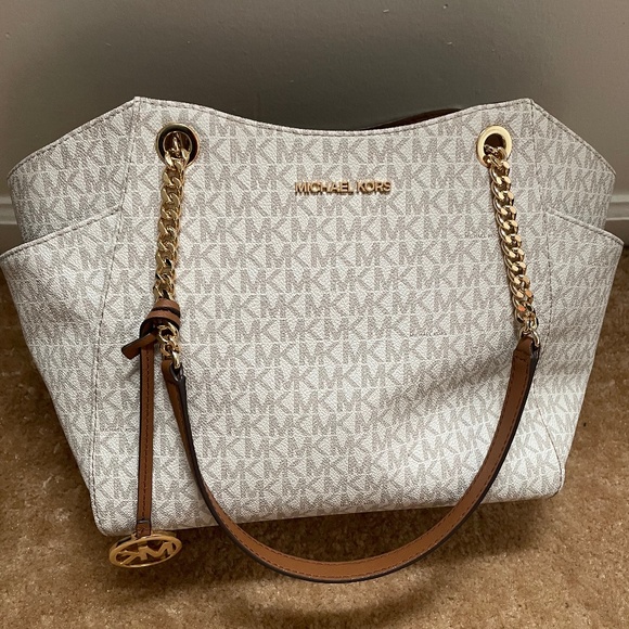 MK Purse with an Steve Madden Pouch - Picture 1 of 6